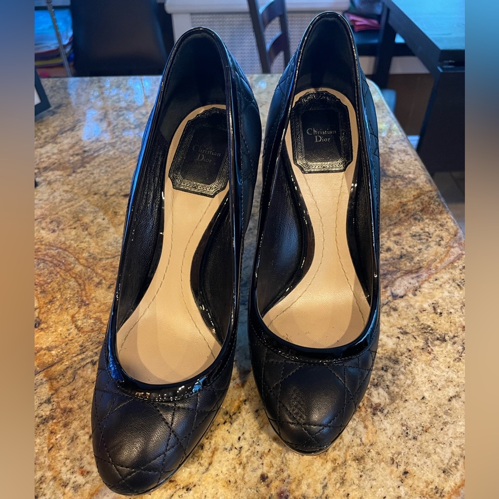Christian Dior Black Quilted pumps 35